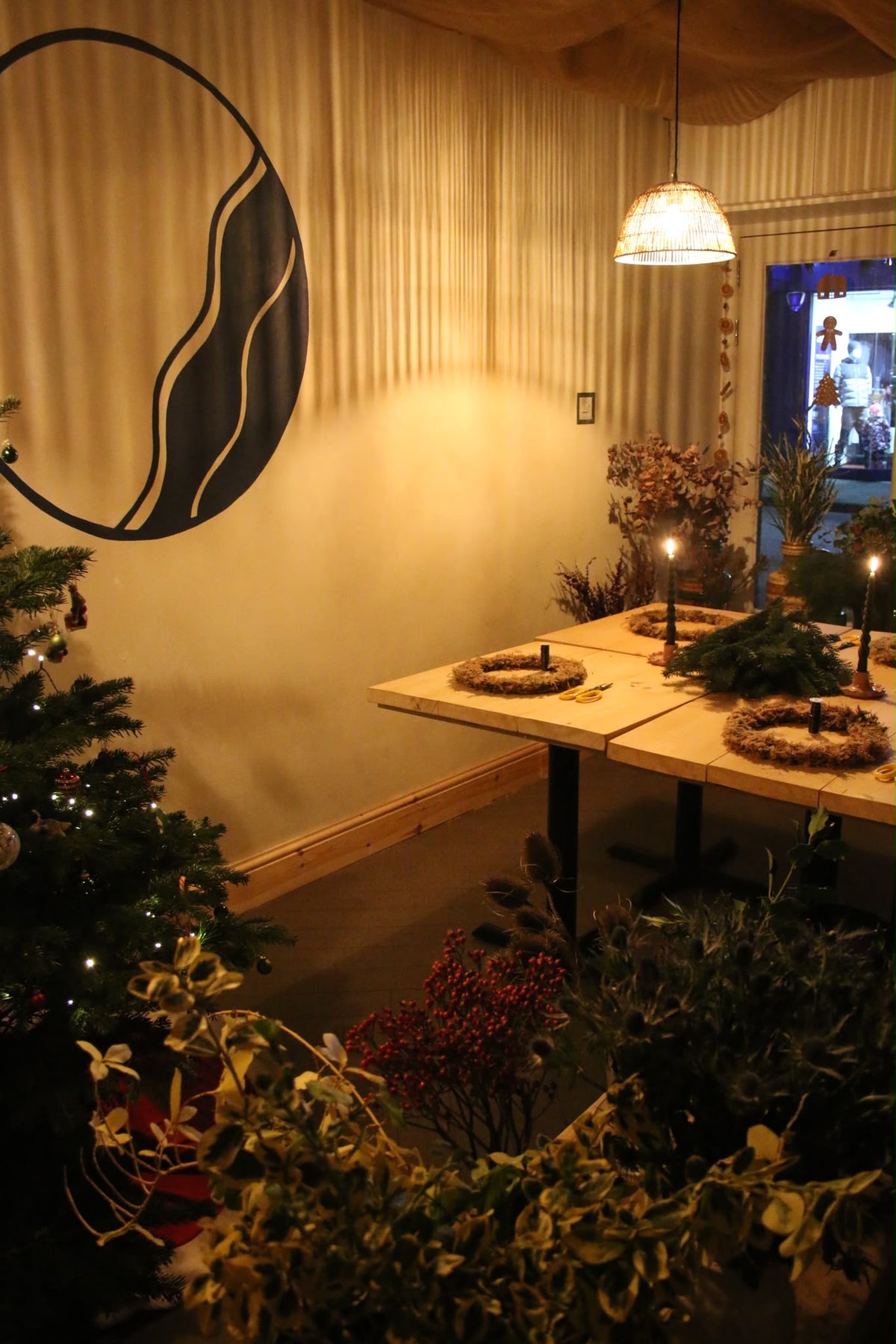 Christmas Wreath Workshop at Tide and Earth Coffee Shop - December 4th